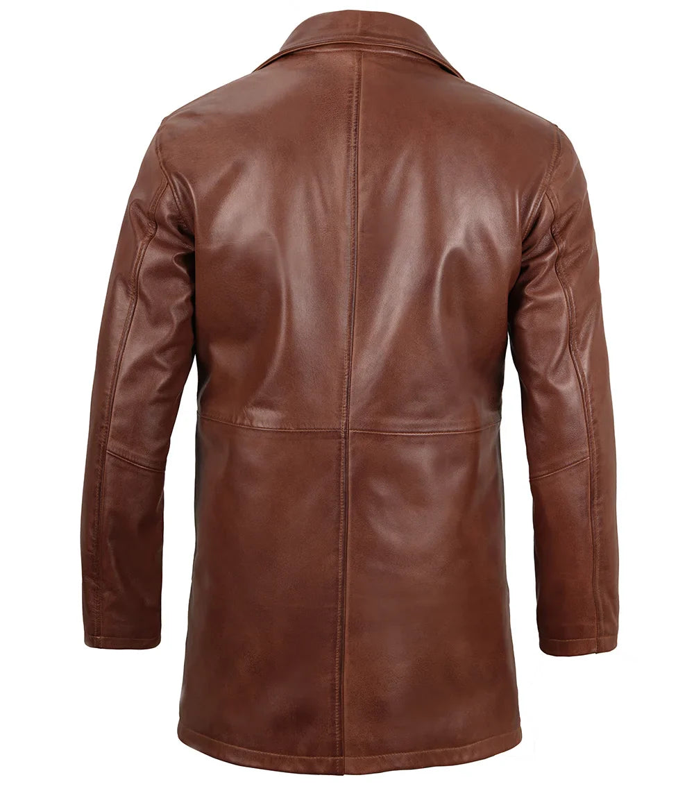 Manteau en cuir marron élégant pour homme avec une coupe mi-longue et une finition vieillie