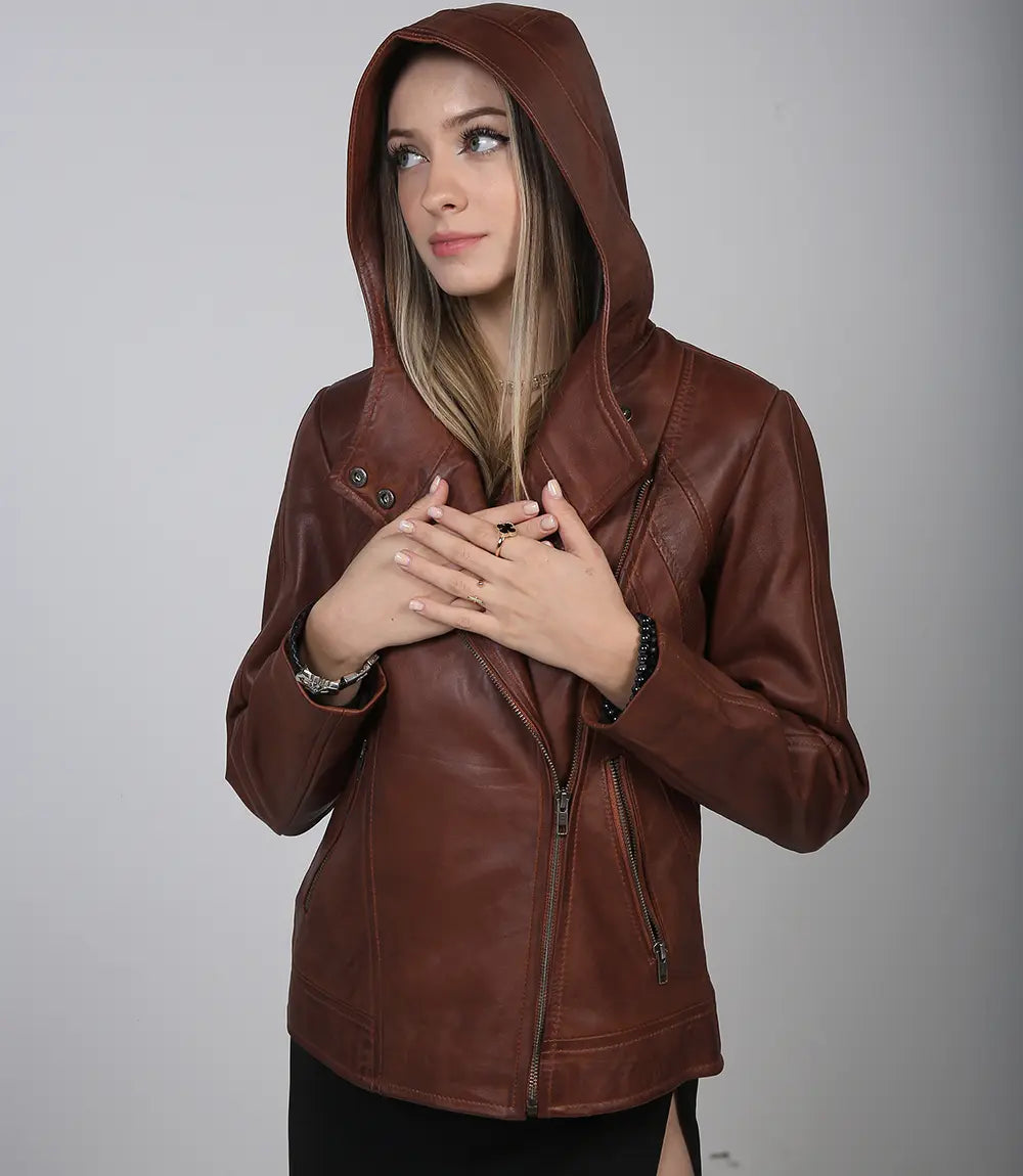 Blouson en cuir femme marron à capuche et design asymétrique